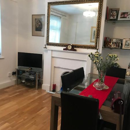 Bright Balham Apartment ロンドン エクステリア 写真